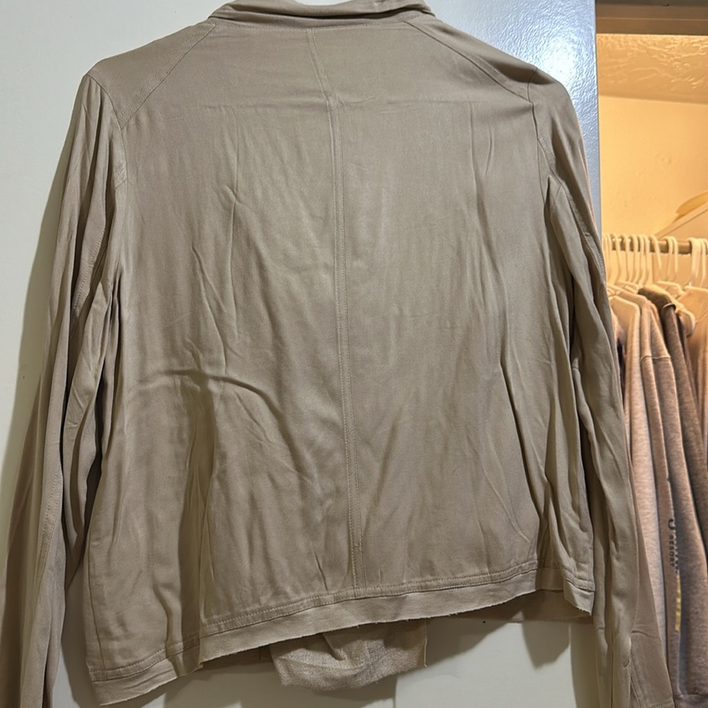 Women’s jacket - Picture 2 of 3
